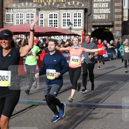 05.10.2025 - 20. swb-Marathon Bremen Yannick Fuchs http://msf.ph/oto/9226515 05.10.2025 10:57:39 Ziel 9000, 9215, 9625, 9747, 9904, 9914, 9962, 10139, 10739, 10950, 11360, 11606 meine-sportfotos.de
