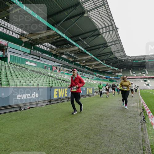 05.10.2025 - 20. swb-Marathon Bremen Michael Burmester http://msf.ph/oto/9226530 05.10.2025 10:46:17 Laufen im Stadion 7014, 7410, 9301, 9420, 9465, 9643, 9695, 9818, 9838, 9869, 9891, 9959, 10023, 10083, 10201, 10220, 10312, 10450, 10465, 10496, 10564, 10575, 10602, 10721, 10736, 10756, 10759, 10832, 10949, 10976, 10994, 11008, 11020, 11029, 11036, 11068, 11082, 11107, 11182, 11332, 11358, 11438, 11555, 11652, 9203, 10000, 10186, 10472, 10602, 10728, 11541 meine-sportfotos.de