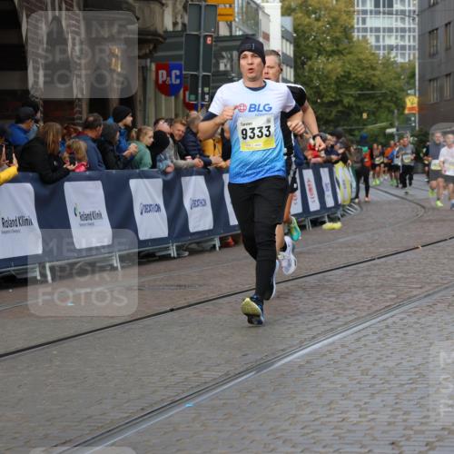 05.10.2025 - 20. swb-Marathon Bremen Strokosch-Dieckow http://msf.ph/oto/9226537 05.10.2025 10:49:16 Ziel 9206, 9333, 9708, 10221, 10715, 10735, 11057, 11598 meine-sportfotos.de