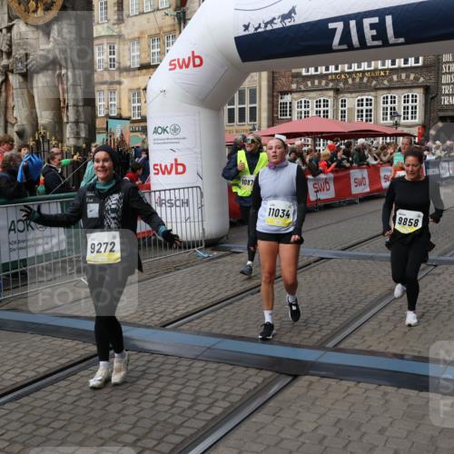 05.10.2025 - 20. swb-Marathon Bremen Yannick Fuchs http://msf.ph/oto/9226543 05.10.2025 11:00:51 Ziel 9272, 9327, 9389, 9827, 9858, 10182, 10518, 10571, 10690, 10872, 10901, 11034, 11162 meine-sportfotos.de