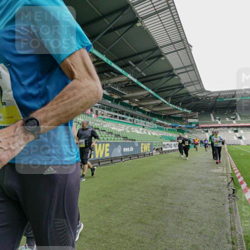 05.10.2025 - 20. swb-Marathon Bremen Michael Burmester http://msf.ph/oto/9226562 05.10.2025 10:46:25 Laufen im Stadion 7014, 7410, 9301, 9420, 9465, 9643, 9695, 9818, 9838, 9869, 9891, 9959, 10023, 10083, 10220, 10312, 10450, 10465, 10496, 10564, 10575, 10721, 10736, 10756, 10759, 10832, 10949, 10976, 10994, 11008, 11036, 11082, 11107, 11182, 11332, 11358, 11438, 11555, 11652, 11653, 9203, 10186, 10201, 10472, 10602, 10728, 11020, 11029, 11068 meine-sportfotos.de