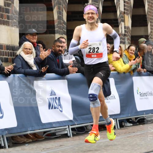 05.10.2025 - 20. swb-Marathon Bremen Strokosch-Dieckow http://msf.ph/oto/9226572 05.10.2025 12:21:04 Ziel 282 meine-sportfotos.de