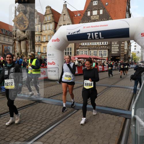 05.10.2025 - 20. swb-Marathon Bremen Yannick Fuchs http://msf.ph/oto/9226576 05.10.2025 11:00:52 Ziel 9272, 9327, 9389, 9827, 9858, 10182, 10518, 10571, 10690, 10872, 10901, 11034 meine-sportfotos.de