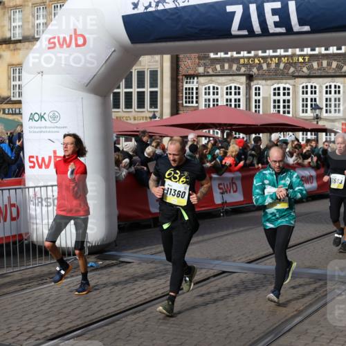 05.10.2025 - 20. swb-Marathon Bremen Yannick Fuchs http://msf.ph/oto/9226578 05.10.2025 10:57:42 Ziel 9000, 9215, 9309, 9625, 9747, 9904, 9914, 9962, 10139, 10694, 10739, 10754, 11352, 11360, 11583 meine-sportfotos.de