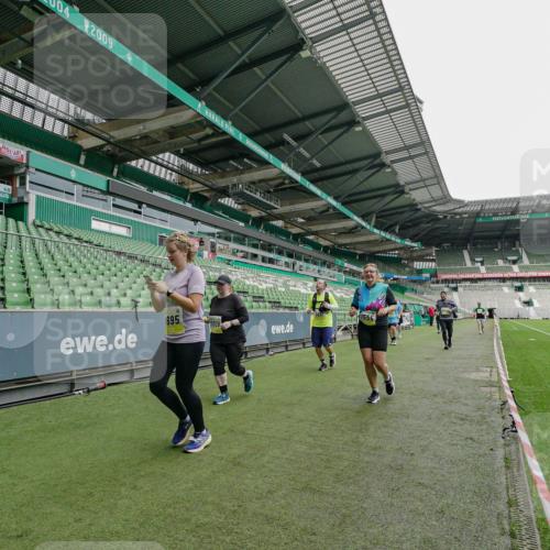 05.10.2025 - 20. swb-Marathon Bremen Michael Burmester http://msf.ph/oto/9226590 05.10.2025 10:46:39 Laufen im Stadion 7014, 7410, 9301, 9465, 9640, 9695, 9818, 9869, 9891, 9959, 10220, 10312, 10450, 10465, 10564, 10575, 10635, 10721, 10736, 10756, 10832, 10949, 10994, 11008, 11082, 11107, 11182, 11247, 11358, 11440, 11555, 11652, 11653, 9420, 9465, 9643, 9838, 10023, 10083, 10201, 10496, 10575, 10759, 10976, 11020, 11029, 11036, 11068, 11332, 11438 meine-sportfotos.de