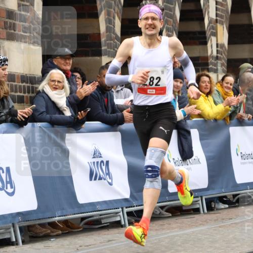 05.10.2025 - 20. swb-Marathon Bremen Strokosch-Dieckow http://msf.ph/oto/9226592 05.10.2025 12:21:04 Ziel 282 meine-sportfotos.de