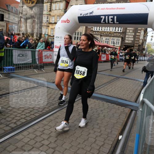 05.10.2025 - 20. swb-Marathon Bremen Yannick Fuchs http://msf.ph/oto/9226593 05.10.2025 11:00:53 Ziel 9272, 9327, 9389, 9827, 9858, 10182, 10518, 10571, 10690, 10872, 10901, 11034 meine-sportfotos.de