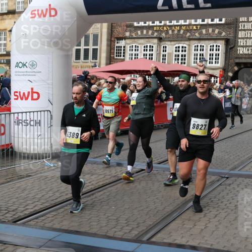 05.10.2025 - 20. swb-Marathon Bremen Yannick Fuchs http://msf.ph/oto/9226624 05.10.2025 11:00:55 Ziel 9327, 9389, 9827, 9858, 10182, 10571, 10690, 10872, 10901, 11034, 11155 meine-sportfotos.de