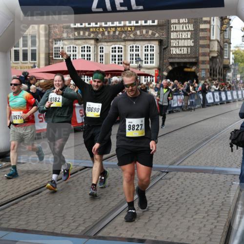 05.10.2025 - 20. swb-Marathon Bremen Yannick Fuchs http://msf.ph/oto/9226631 05.10.2025 11:00:55 Ziel 9327, 9389, 9827, 9858, 10182, 10571, 10690, 10872, 10901, 11034, 11155 meine-sportfotos.de