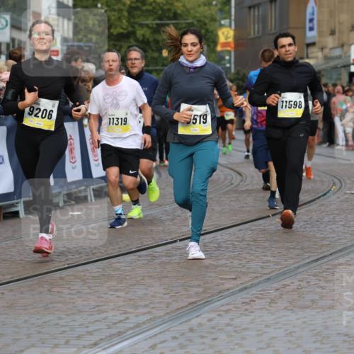 05.10.2025 - 20. swb-Marathon Bremen Strokosch-Dieckow http://msf.ph/oto/9226655 05.10.2025 10:49:21 Ziel 9206, 9233, 9435, 9555, 9708, 10118, 10381, 10519, 10673, 10715, 10735, 11319, 11487, 11598, 11672 meine-sportfotos.de