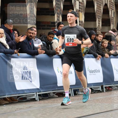 05.10.2025 - 20. swb-Marathon Bremen Strokosch-Dieckow http://msf.ph/oto/9226680 05.10.2025 12:21:24 Ziel 680 meine-sportfotos.de