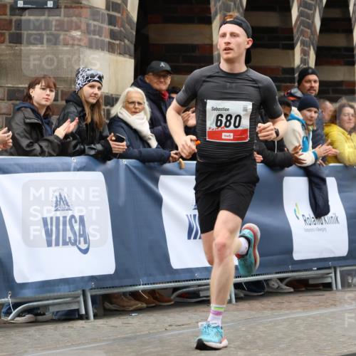 05.10.2025 - 20. swb-Marathon Bremen Strokosch-Dieckow http://msf.ph/oto/9226753 05.10.2025 12:21:24 Ziel 680 meine-sportfotos.de