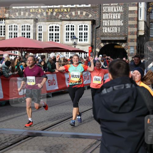 05.10.2025 - 20. swb-Marathon Bremen Yannick Fuchs http://msf.ph/oto/9226765 05.10.2025 10:57:49 Ziel 9309, 9372, 9585, 9747, 9943, 9979, 10225, 10250, 10329, 10555, 10694, 10754, 11352, 11520, 11521, 11583, 11731 meine-sportfotos.de