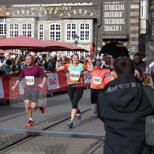 05.10.2025 - 20. swb-Marathon Bremen Yannick Fuchs http://msf.ph/oto/9226769 05.10.2025 10:57:49 Ziel 9309, 9372, 9585, 9747, 9943, 9979, 10225, 10250, 10329, 10555, 10694, 10754, 11352, 11520, 11521, 11583, 11731 meine-sportfotos.de