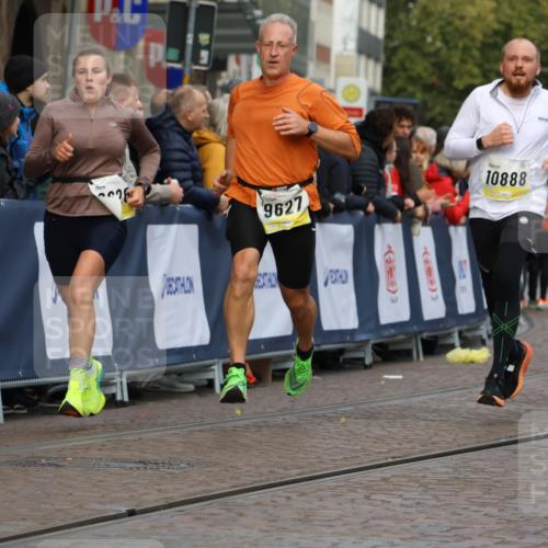 05.10.2025 - 20. swb-Marathon Bremen Strokosch-Dieckow http://msf.ph/oto/9226793 05.10.2025 10:49:32 Ziel 9626, 9627, 10170, 10381, 10636, 10712, 10888, 11579 meine-sportfotos.de