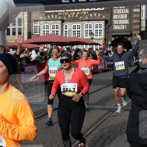 05.10.2025 - 20. swb-Marathon Bremen Yannick Fuchs http://msf.ph/oto/9226804 05.10.2025 10:57:50 Ziel 9309, 9372, 9585, 9943, 9979, 10225, 10250, 10329, 10341, 10555, 10694, 10754, 11352, 11520, 11521, 11583, 11731 meine-sportfotos.de