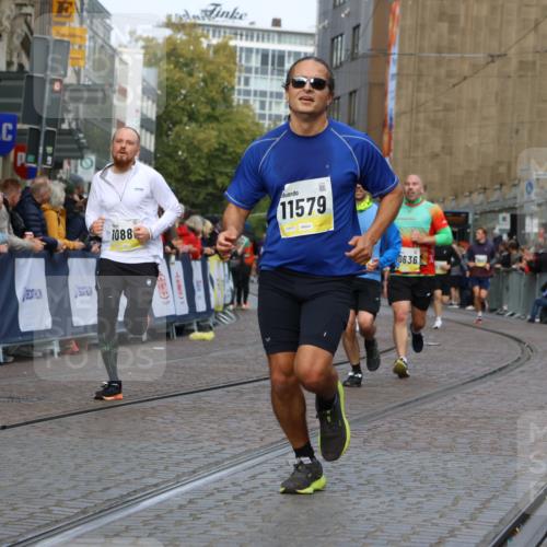 05.10.2025 - 20. swb-Marathon Bremen Strokosch-Dieckow http://msf.ph/oto/9226806 05.10.2025 10:49:33 Ziel 9626, 9627, 10170, 10636, 10712, 10873, 10888, 11579 meine-sportfotos.de