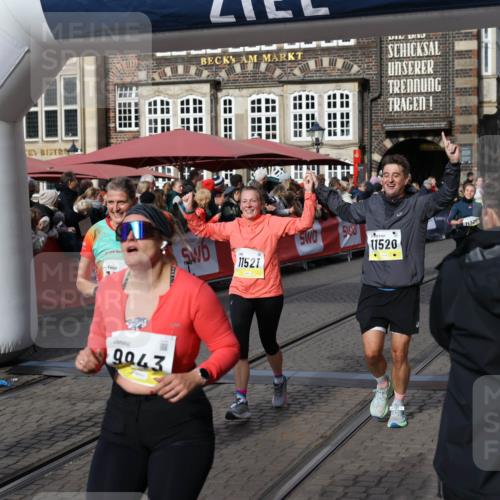 05.10.2025 - 20. swb-Marathon Bremen Yannick Fuchs http://msf.ph/oto/9226813 05.10.2025 10:57:51 Ziel 9309, 9372, 9585, 9943, 9979, 10225, 10250, 10329, 10341, 10555, 10754, 11352, 11520, 11521, 11731 meine-sportfotos.de