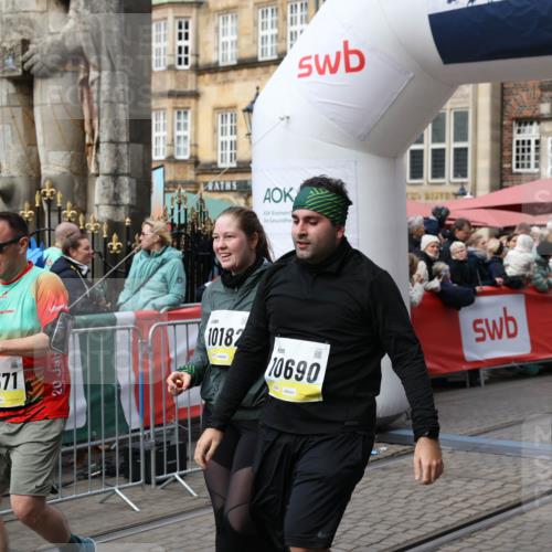 05.10.2025 - 20. swb-Marathon Bremen Yannick Fuchs http://msf.ph/oto/9226850 05.10.2025 11:00:57 Ziel 9327, 9389, 9827, 10182, 10571, 10690, 10872, 10901, 11155 meine-sportfotos.de