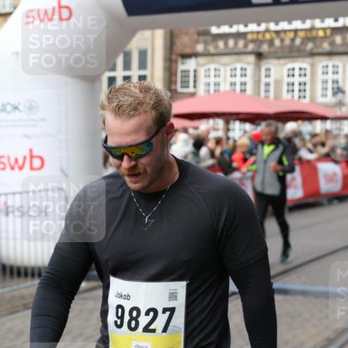 05.10.2025 - 20. swb-Marathon Bremen Yannick Fuchs http://msf.ph/oto/9226867 05.10.2025 11:00:58 Ziel 9327, 9389, 9827, 10182, 10571, 10690, 10901, 11155 meine-sportfotos.de