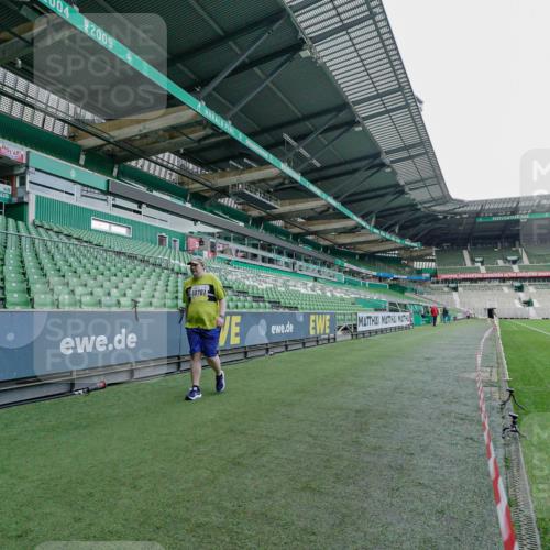 05.10.2025 - 20. swb-Marathon Bremen Michael Burmester http://msf.ph/oto/9226889 05.10.2025 10:56:04 Laufen im Stadion 9629, 10761, 10765, 11419, 9629 meine-sportfotos.de