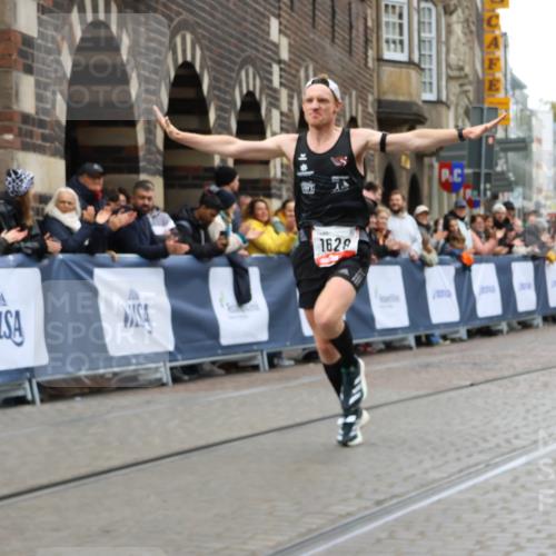 05.10.2025 - 20. swb-Marathon Bremen Strokosch-Dieckow http://msf.ph/oto/9226891 05.10.2025 12:21:50 Ziel 594, 1628 meine-sportfotos.de