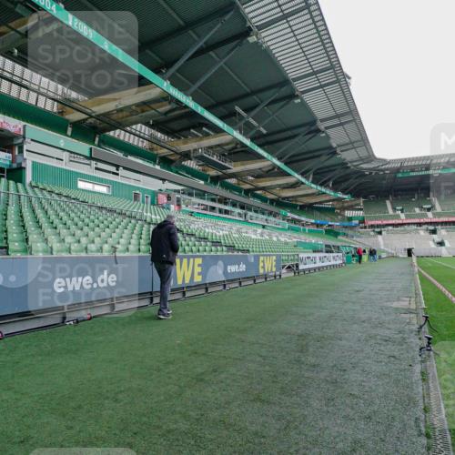05.10.2025 - 20. swb-Marathon Bremen Michael Burmester http://msf.ph/oto/9226916 05.10.2025 10:59:35 Laufen im Stadion 9376, 10528, 11302 meine-sportfotos.de