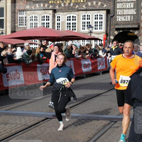05.10.2025 - 20. swb-Marathon Bremen Yannick Fuchs http://msf.ph/oto/9226919 05.10.2025 10:57:53 Ziel 9372, 9585, 9943, 9979, 10225, 10250, 10329, 10341, 10555, 10890, 11457, 11520, 11521, 11575, 11731, 11744 meine-sportfotos.de