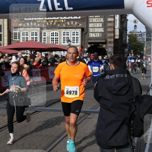 05.10.2025 - 20. swb-Marathon Bremen Yannick Fuchs http://msf.ph/oto/9226931 05.10.2025 10:57:54 Ziel 9372, 9585, 9943, 9979, 10219, 10225, 10250, 10329, 10341, 10555, 10890, 11457, 11520, 11521, 11564, 11575, 11731, 11744 meine-sportfotos.de