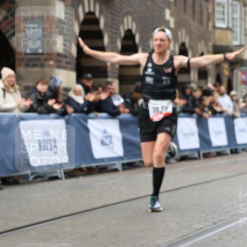 05.10.2025 - 20. swb-Marathon Bremen Strokosch-Dieckow http://msf.ph/oto/9226932 05.10.2025 12:21:50 Ziel 594, 1628 meine-sportfotos.de