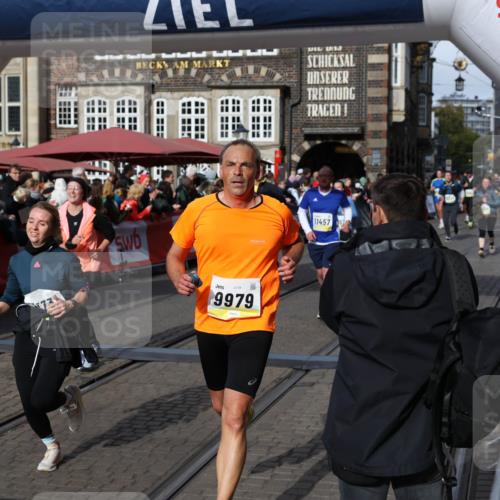 05.10.2025 - 20. swb-Marathon Bremen Yannick Fuchs http://msf.ph/oto/9226941 05.10.2025 10:57:54 Ziel 9372, 9585, 9943, 9979, 10219, 10225, 10250, 10329, 10341, 10555, 10890, 11457, 11520, 11521, 11564, 11575, 11731, 11744 meine-sportfotos.de