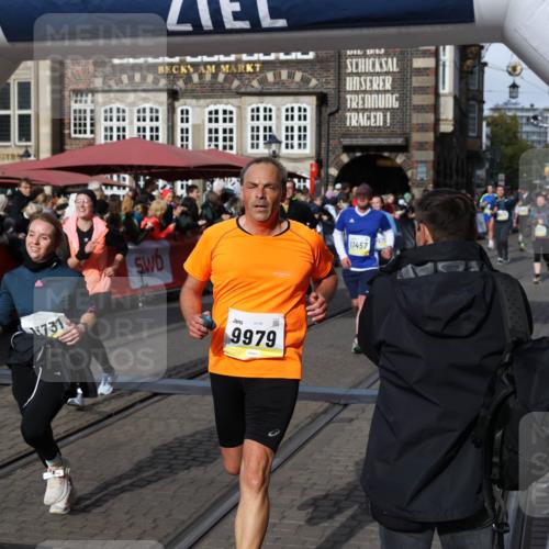 05.10.2025 - 20. swb-Marathon Bremen Yannick Fuchs http://msf.ph/oto/9226945 05.10.2025 10:57:54 Ziel 9372, 9585, 9943, 9979, 10219, 10225, 10250, 10329, 10341, 10555, 10890, 11457, 11520, 11521, 11564, 11575, 11731, 11744 meine-sportfotos.de