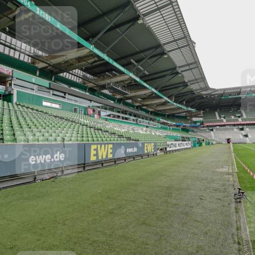 05.10.2025 - 20. swb-Marathon Bremen Michael Burmester http://msf.ph/oto/9226951 05.10.2025 11:26:11 Laufen im Stadion  meine-sportfotos.de
