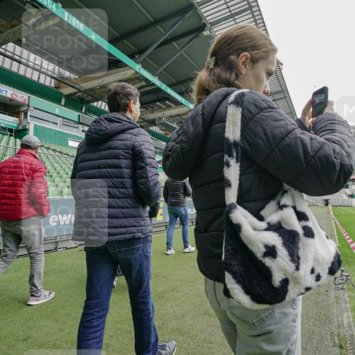05.10.2025 - 20. swb-Marathon Bremen Michael Burmester http://msf.ph/oto/9226960 05.10.2025 11:29:07 Laufen im Stadion  meine-sportfotos.de