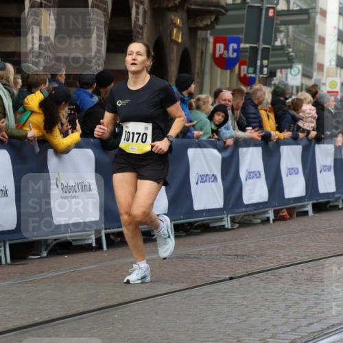 05.10.2025 - 20. swb-Marathon Bremen Strokosch-Dieckow http://msf.ph/oto/9226962 05.10.2025 10:49:40 Ziel 9452, 10170, 10726, 10781, 10873, 11692 meine-sportfotos.de