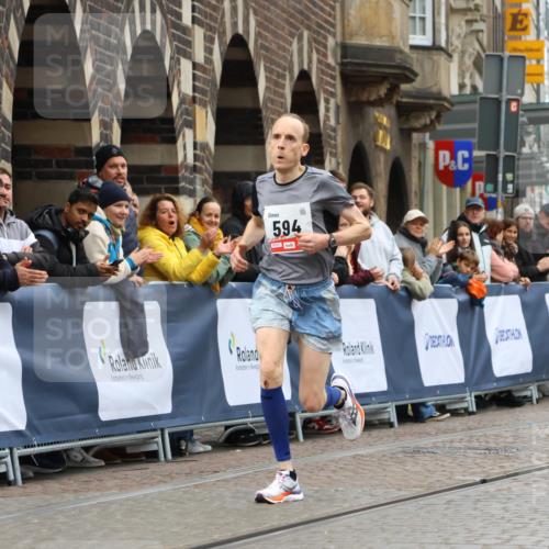 05.10.2025 - 20. swb-Marathon Bremen Strokosch-Dieckow http://msf.ph/oto/9226966 05.10.2025 12:21:54 Ziel 594 meine-sportfotos.de