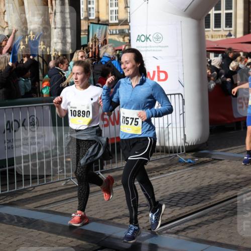 05.10.2025 - 20. swb-Marathon Bremen Yannick Fuchs http://msf.ph/oto/9226977 05.10.2025 10:57:58 Ziel 9221, 9979, 10219, 10341, 10651, 10834, 10890, 10975, 11023, 11457, 11469, 11564, 11575, 11731, 11744 meine-sportfotos.de