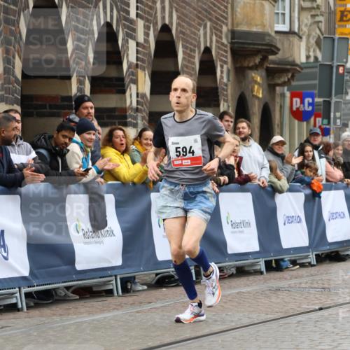 05.10.2025 - 20. swb-Marathon Bremen Strokosch-Dieckow http://msf.ph/oto/9226982 05.10.2025 12:21:54 Ziel 594 meine-sportfotos.de