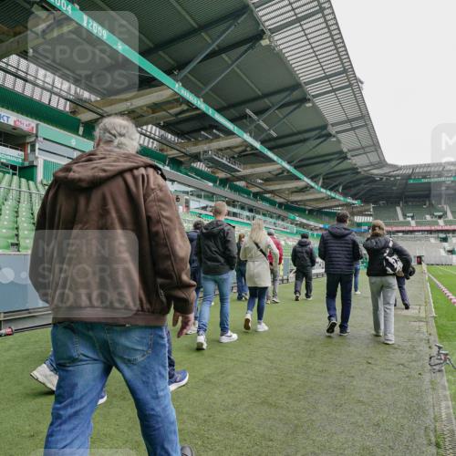 05.10.2025 - 20. swb-Marathon Bremen Michael Burmester http://msf.ph/oto/9226996 05.10.2025 11:29:14 Laufen im Stadion  meine-sportfotos.de