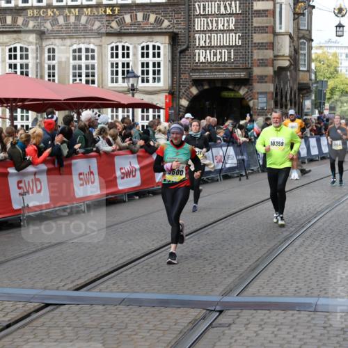 05.10.2025 - 20. swb-Marathon Bremen Yannick Fuchs http://msf.ph/oto/9226997 05.10.2025 11:01:05 Ziel 9208, 9600, 10228, 10258, 10359, 11155 meine-sportfotos.de