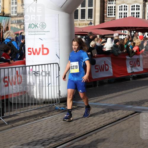 05.10.2025 - 20. swb-Marathon Bremen Yannick Fuchs http://msf.ph/oto/9226998 05.10.2025 10:57:58 Ziel 9221, 9979, 10219, 10341, 10651, 10834, 10890, 10975, 11023, 11457, 11469, 11564, 11575, 11731, 11744 meine-sportfotos.de