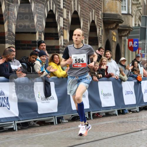 05.10.2025 - 20. swb-Marathon Bremen Strokosch-Dieckow http://msf.ph/oto/9227004 05.10.2025 12:21:54 Ziel 594 meine-sportfotos.de