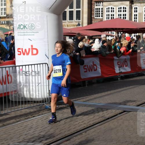 05.10.2025 - 20. swb-Marathon Bremen Yannick Fuchs http://msf.ph/oto/9227009 05.10.2025 10:57:59 Ziel 9221, 9719, 9979, 10219, 10341, 10651, 10834, 10890, 10975, 11023, 11116, 11301, 11457, 11469, 11564, 11575, 11731, 11744 meine-sportfotos.de