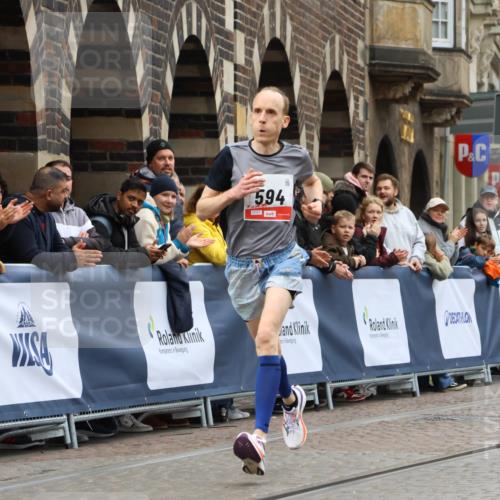 05.10.2025 - 20. swb-Marathon Bremen Strokosch-Dieckow http://msf.ph/oto/9227020 05.10.2025 12:21:54 Ziel 594 meine-sportfotos.de