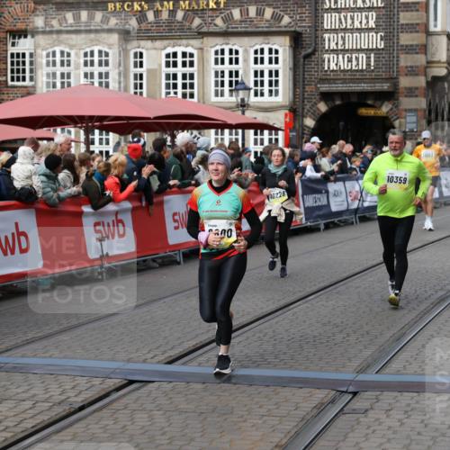 05.10.2025 - 20. swb-Marathon Bremen Yannick Fuchs http://msf.ph/oto/9227022 05.10.2025 11:01:05 Ziel 9208, 9600, 10228, 10258, 10359, 11155 meine-sportfotos.de