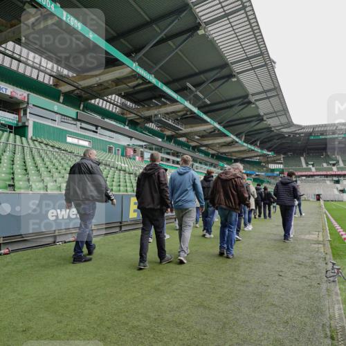 05.10.2025 - 20. swb-Marathon Bremen Michael Burmester http://msf.ph/oto/9227026 05.10.2025 11:29:19 Laufen im Stadion  meine-sportfotos.de
