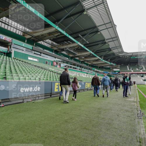 05.10.2025 - 20. swb-Marathon Bremen Michael Burmester http://msf.ph/oto/9227049 05.10.2025 11:29:29 Laufen im Stadion  meine-sportfotos.de