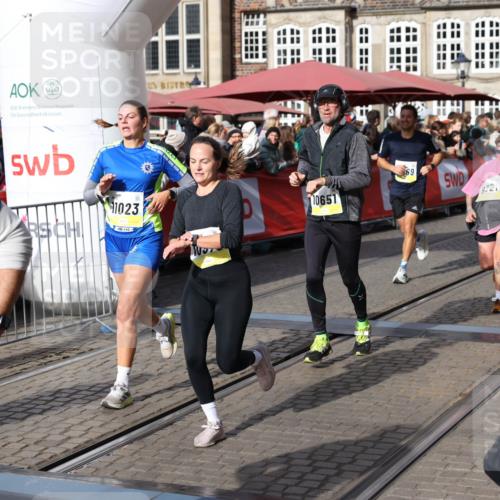 05.10.2025 - 20. swb-Marathon Bremen Yannick Fuchs http://msf.ph/oto/9227066 05.10.2025 10:58:01 Ziel 9221, 9568, 9719, 10219, 10651, 10703, 10834, 10890, 10975, 11023, 11116, 11301, 11457, 11469, 11564, 11575, 11744 meine-sportfotos.de