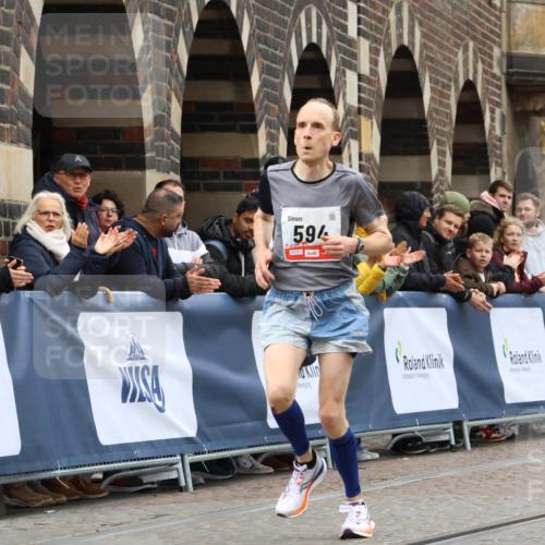 05.10.2025 - 20. swb-Marathon Bremen Strokosch-Dieckow http://msf.ph/oto/9227074 05.10.2025 12:21:54 Ziel 594 meine-sportfotos.de