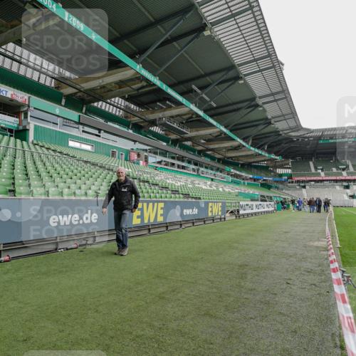 05.10.2025 - 20. swb-Marathon Bremen Michael Burmester http://msf.ph/oto/9227087 05.10.2025 11:30:29 Laufen im Stadion  meine-sportfotos.de